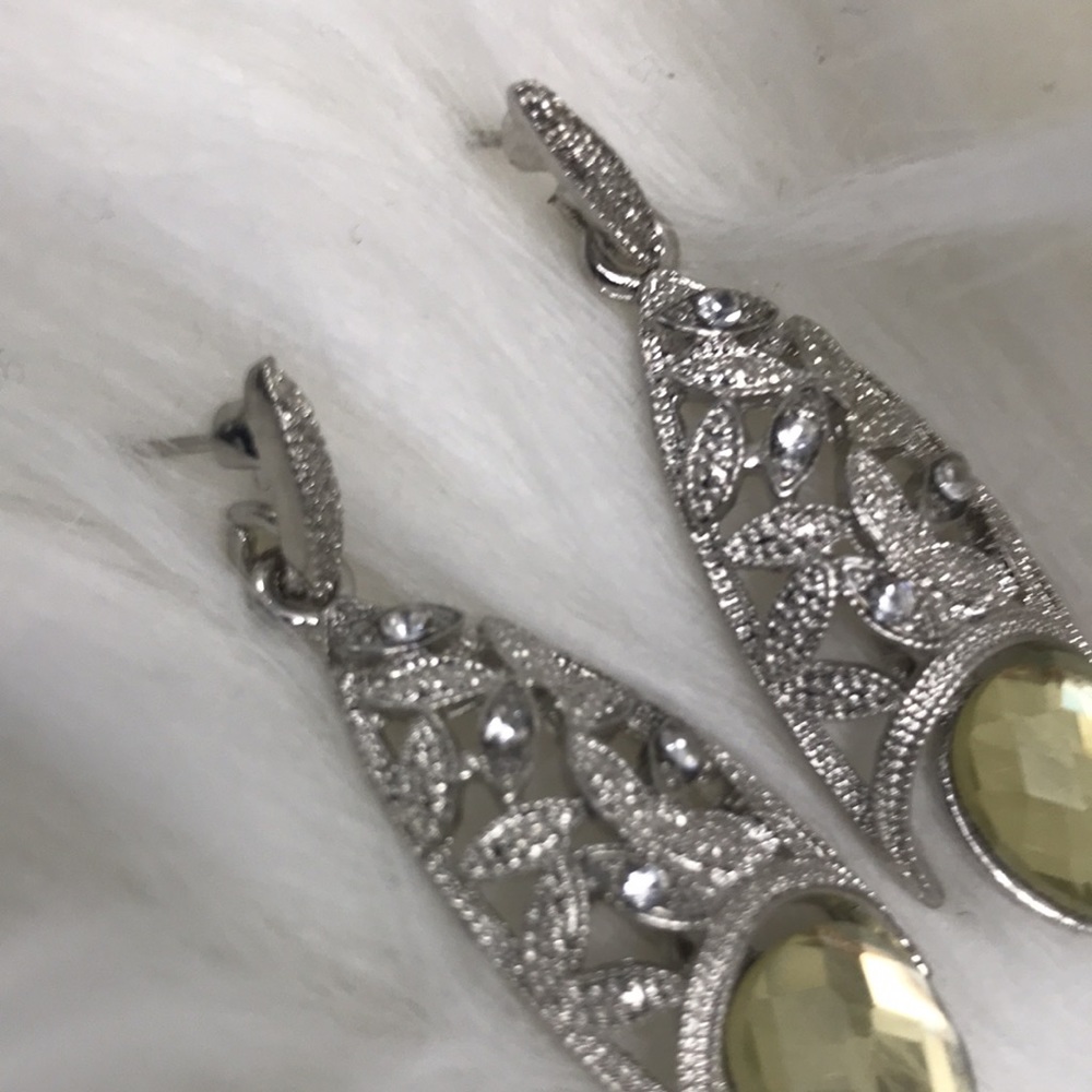 Statement earrings - Picture 3 of 4